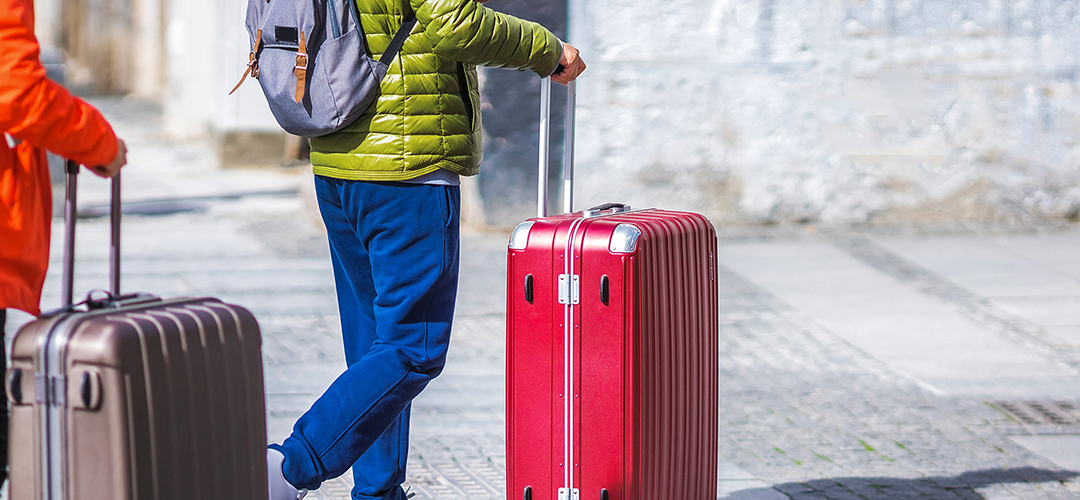 Eliberarea permiselor de ședere și naturalizarea resortisanților